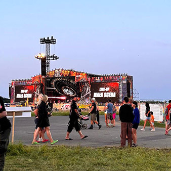 Scena główna Pol'and'Rock Festival 2024 przed wieczornymi koncertami